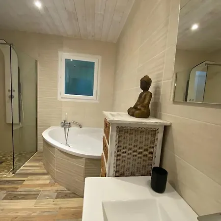 Climatisee Avec Piscine Chauffee Casa de Férias